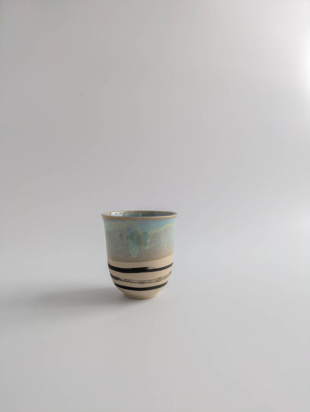 Keramikbecher small  - eisblau streifen