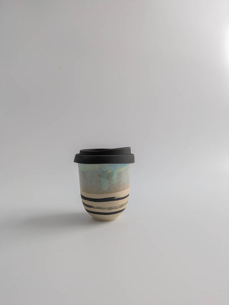 Keramikbecher small  - eisblau streifen
