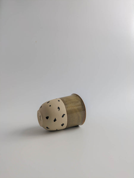 Keramikbecher medium - goldbraun punkte