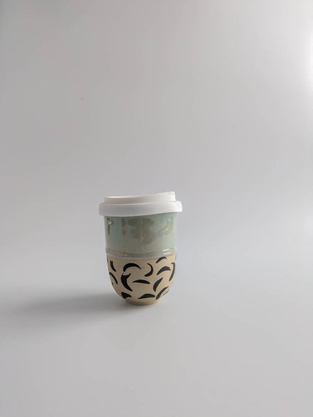 Keramikbecher medium - waldgrün gemustert