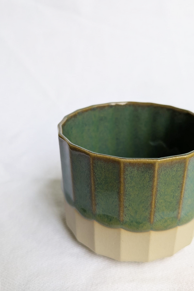 Tasse facettiert grün
