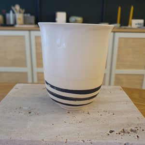 Becher medium 350ml - cremeweiß mit Streifen